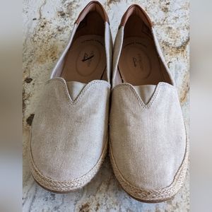Women's Clark's Size 9.5 Slip On Shoes Comfort Collection Neutral Leather